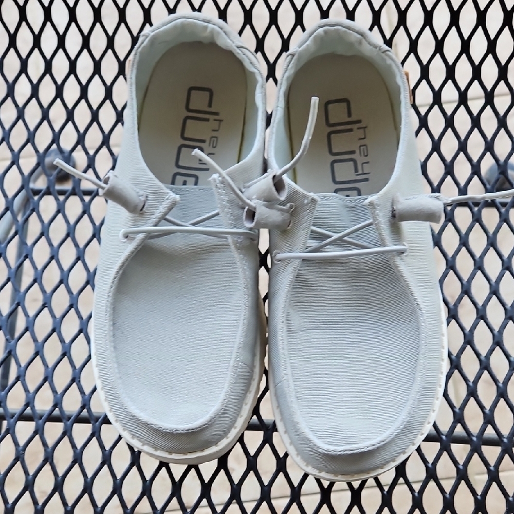 Hey Dude Womens Size 6 Light Gray Casual Shoes - Picture 3 of 6